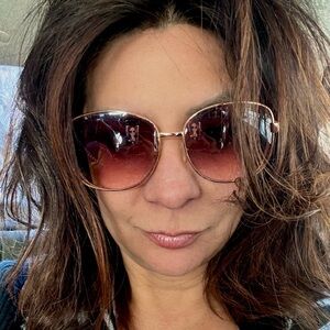 Meet your Posher, Sandra